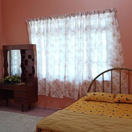 Homestay Zahra Sri Bayu Cherang Ruku Exterior photo
