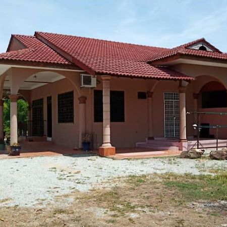 Homestay Zahra Sri Bayu Cherang Ruku Exterior photo