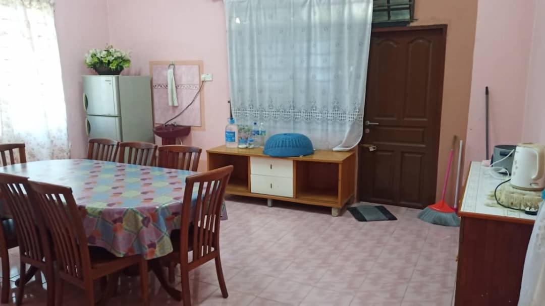 Homestay Zahra Sri Bayu Cherang Ruku Exterior photo